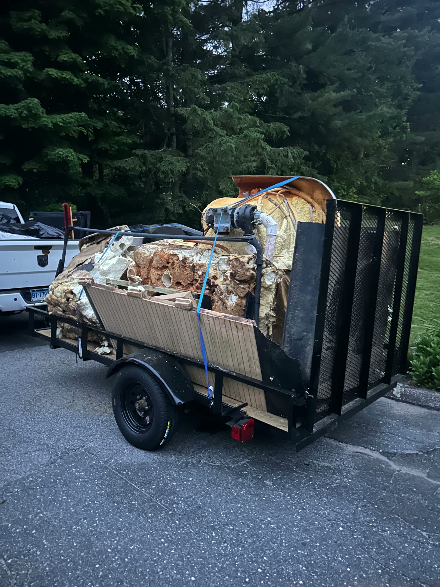 Hot tub removal Naugatuck CT debris cut down and loaded